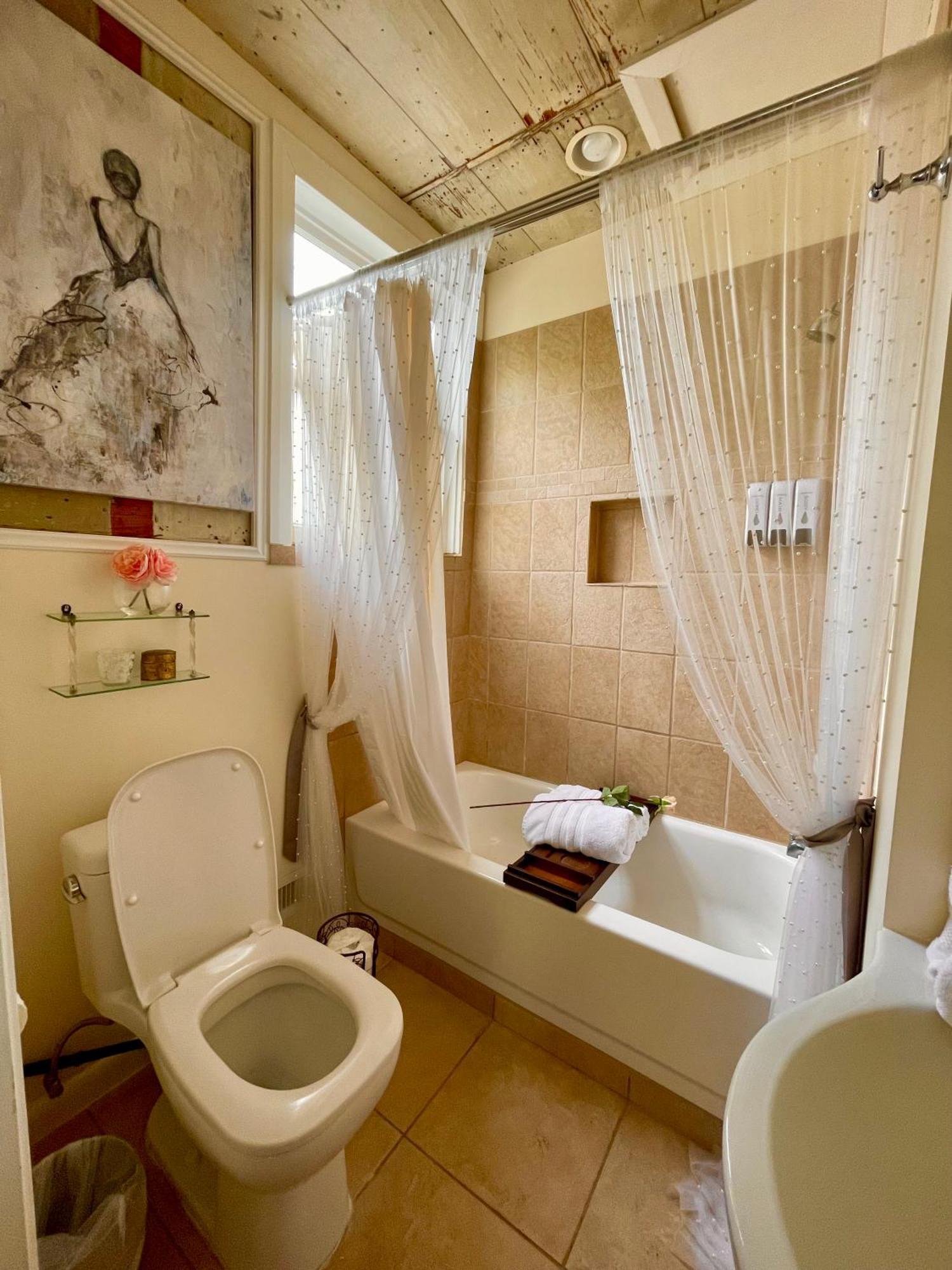 Hodge Podge Lodge Монтгомъри Екстериор снимка